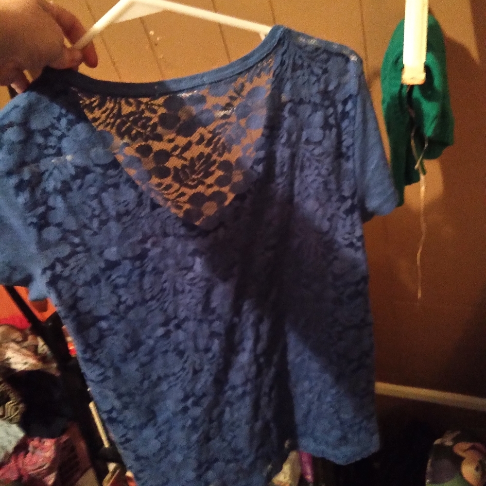 Cute tee - Picture 2 of 3